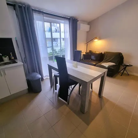 Relaxing 2 Bed Near Falesia Апартаменты